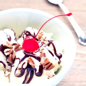 1 cup (105 g) Turtle Sundae