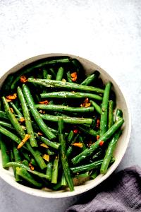 1 cup (110 g) Steam Fresh Green Beans Garlic Butter
