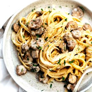 1 cup (140 g) Fettuccine with Mushrooms