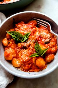 1 cup (140 g) Gnocchi Alla Sorrentina