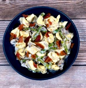 1 cup (140 g) Mushroom Tortelloni with Asparagus