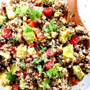 1 cup (150 g) Latin Chipotle Red Quinoa Salad