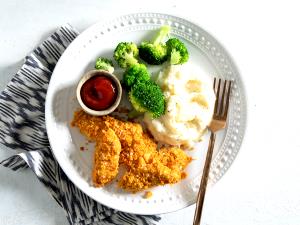 1 cup (200 g) Cheesy Chicken & Bacon Pot Pie