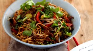 1 cup (200 g) Thai Style Beef Noodles