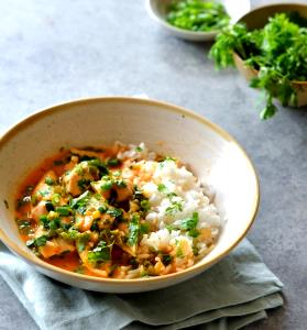 1 cup (212 g) Red Thai-Style Chicken Curry with Rice