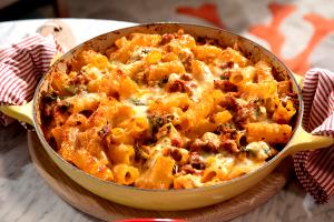 1 cup (215 g) Baked Rigatoni with Italian Sausage (Family Size)