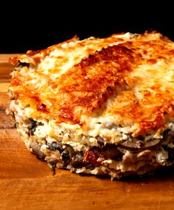 1 cup (226 g) Tuscan-Recipe Chicken Lasagna