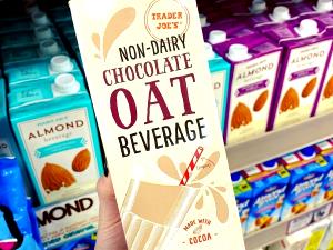 1 cup (240 ml) Non-Dairy Chocolate Oat Beverage