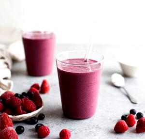 1 cup (240 ml) Triple Berry Smoothie