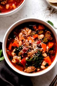 1 cup (245 g) Bella Minestrone Soup