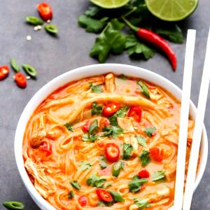 1 cup (245 g) Spicy Thai Style Chicken Noodle Soup