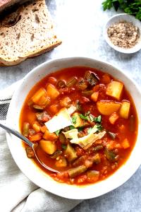 1 cup (250 g) Chunky Minestrone Soup (Low Fat)