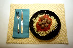 1 cup (250 g) Spaghetti with Meatballs