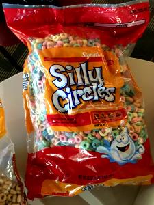 1 cup (29 g) Silly Circles