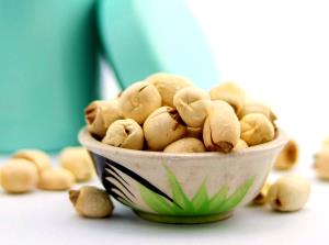 1 Cup (32.0 G) Lotus Seeds, dried