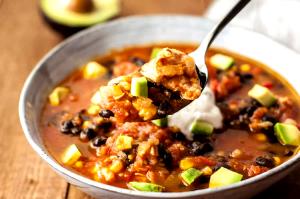 1 cup (340 g) Slow Cooker Chicken Chili with Beans