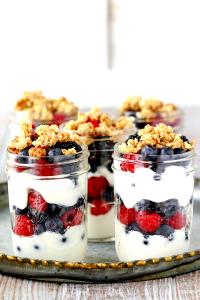 1 cup (6 oz) Greek Yogurt Protein Parfait