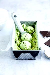 1 cup (6 oz) Mint Chocolate Gelato