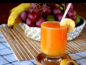 1 Cup (8 Fl Oz) Orange-Grape-Banana Juice Drink
