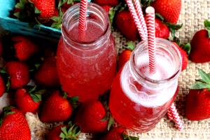 1 cup (8 oz) Strawberry Soda