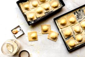 1 cup (90 g) Three Cheese Ravioletti