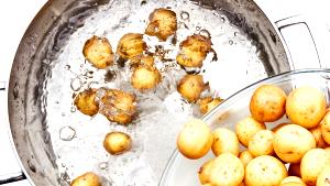 1 Cup Boiled Potato (Fat Not Added in Cooking)