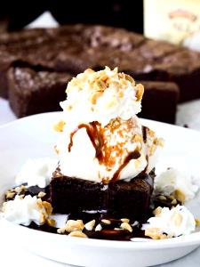 1 cup Brownie Fudge Sundae