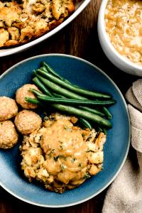 1 Cup Chicken or Turkey, Stuffing and Vegetables in Gravy (Mixture)