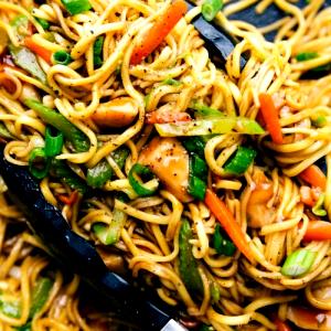 1 Cup Chow Mein or Chop Suey with Meat and Noodles