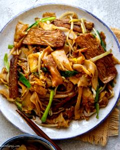 1 Cup Cooked Chow Fun Rice Noodles