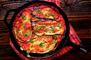1 Cup Cooked Eggplant in Tomato Sauce (Fat Not Added in Cooking)