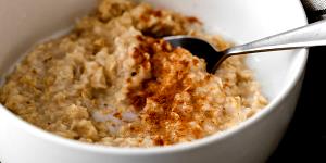 1 Cup Cooked Quick or Instant Oatmeal made with Milk (Fat Not Added in Cooking)