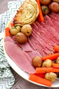 1 Cup Corned Beef, Potatoes and Vegetables (Including Carrots, Broccoli, and/or Dark-Green Leafy, Mixture)