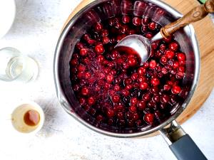 1 Cup Cranberries (Cooked or Canned)
