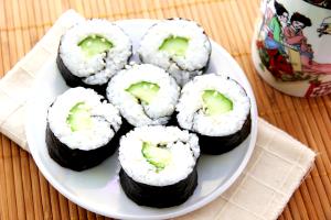 1 Cup Cucumber Maki
