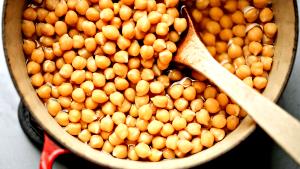 1 Cup, Dry, Yield After Cooking Cooked Dry White Beans (Fat Not Added in Cooking)