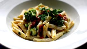 1 Cup, Dry, Yields Macaroni (Fat Not Added in Cooking)