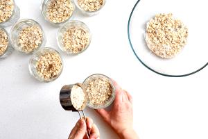 1 Cup, Dry, Yields Quick or Instant Oatmeal made with Mil