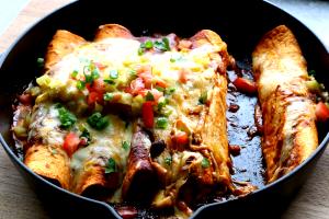 1 Cup Enchilada with Chicken and Beans in Tomato-Based Sauce