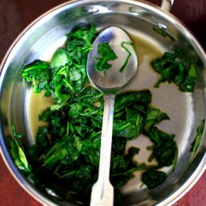 1 Cup Frozen, Leaf Cooked Spinach (from Frozen, Fat Added in Cooking)