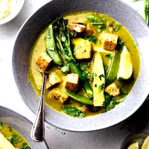 1 Cup Green Curry Vegetables With Tofu