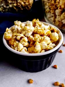 1 Cup Lowfat Cheese Corn Puffs and Twists