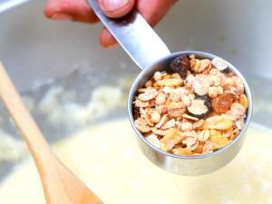 1 Cup Muesli (Dried Fruit and Nuts)