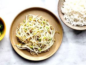 1 Cup Mung Bean, Sprouted, Stir-Fried