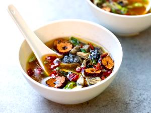 1 Cup Oriental Style Chicken Soup with Vegetables and Fruit