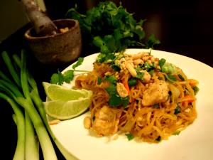 1 cup Pad Thai with Chicken & Shrimp