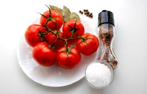 1 Cup Red Ripe Tomatoes (with Salt, Cooked)