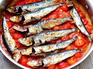 1 Cup Sardines with Tomato-Based Sauce (Mixture)