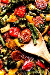 1 Cup Sausage and Vegetables in Tomato-Based Sauce (Including Carrots, Broccoli, and/or Dark-Green Leafy, No Potatoes, Mixture)