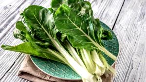 1 Cup Stalk And Leaves Cooked Chard (Fat Not Added in Cooking)